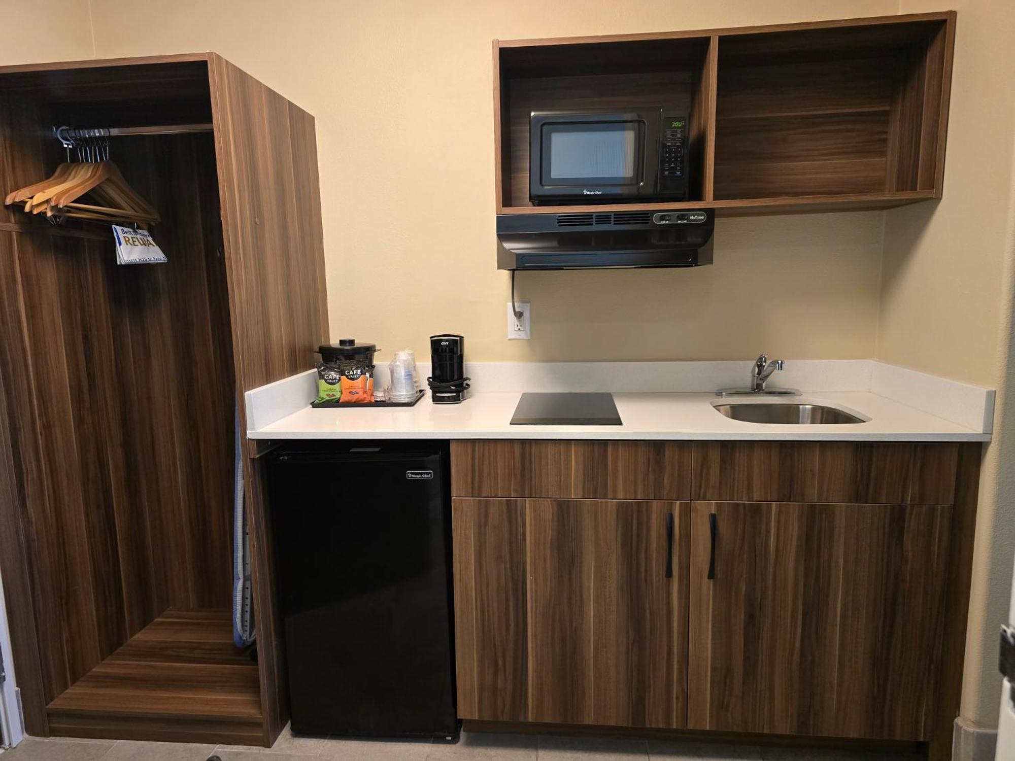 Best Western Casa Villa Suites Харлинген Екстериор снимка